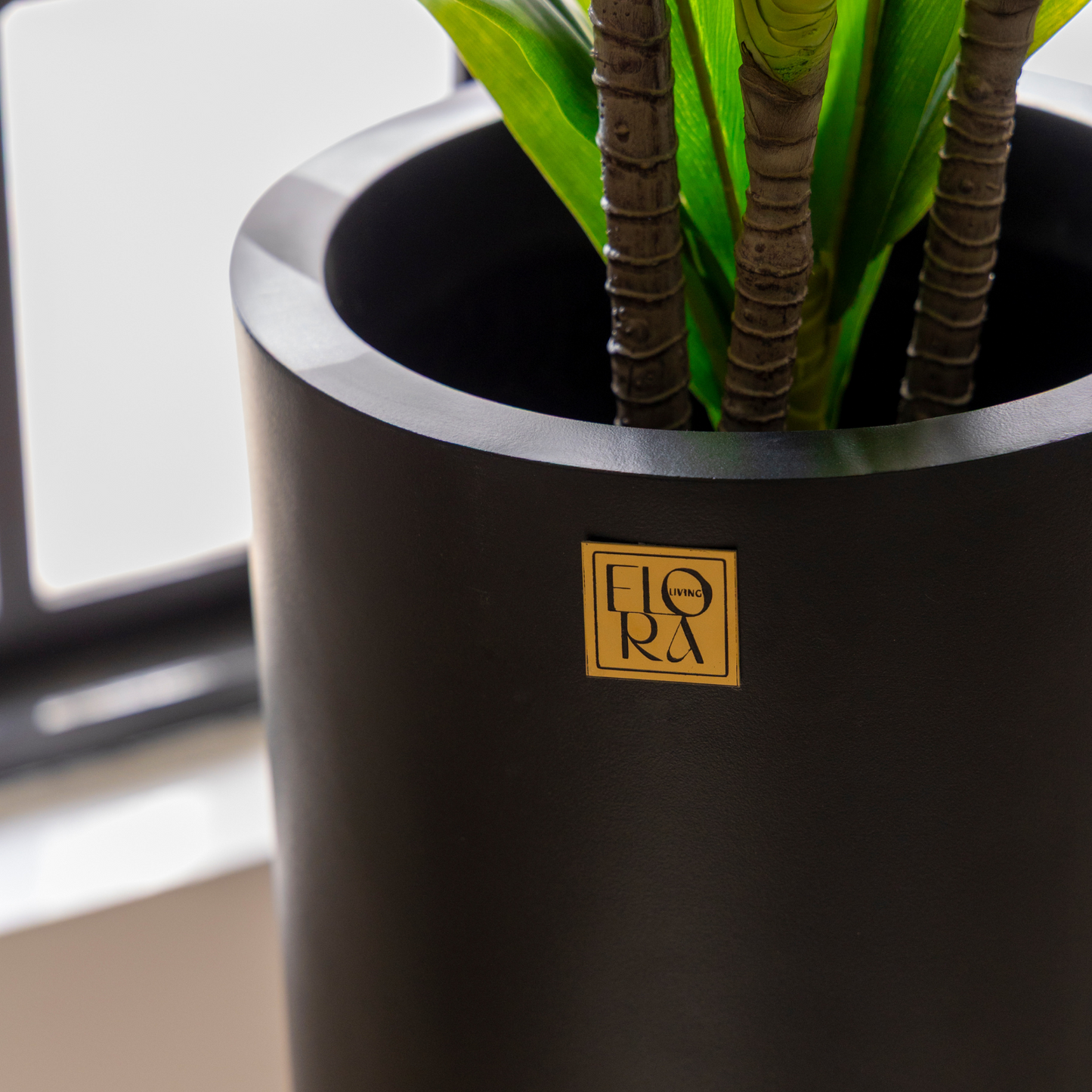 Reo Planter - Black