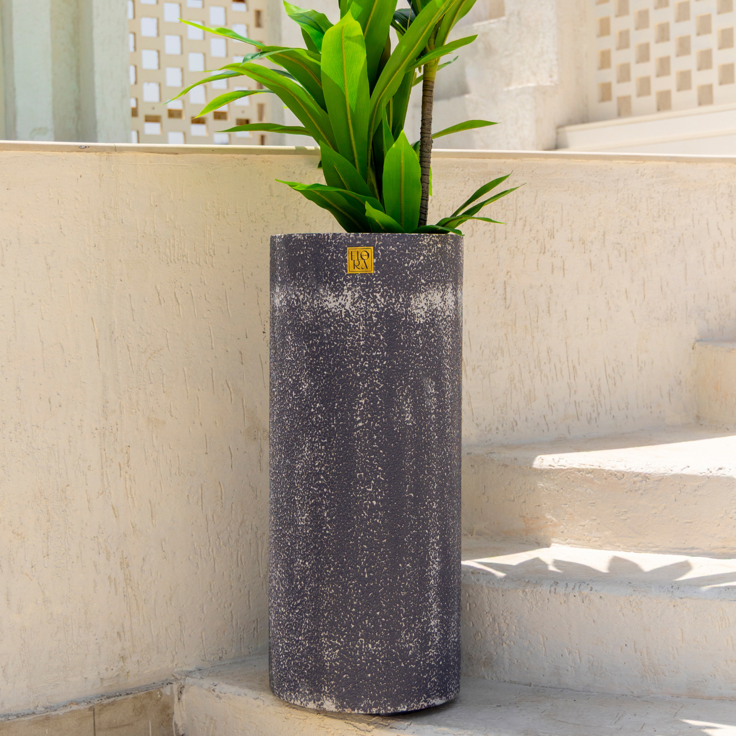 Reo Planter - Antique Dark Grey