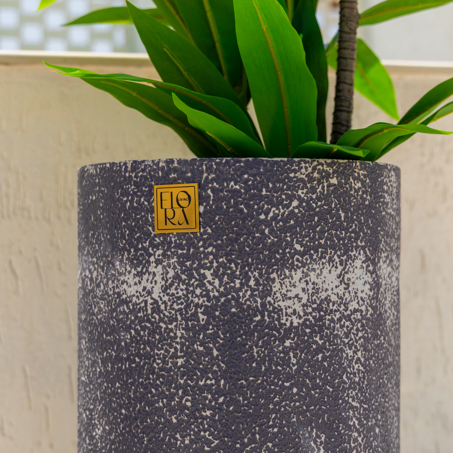 Reo Planter - Antique Dark Grey