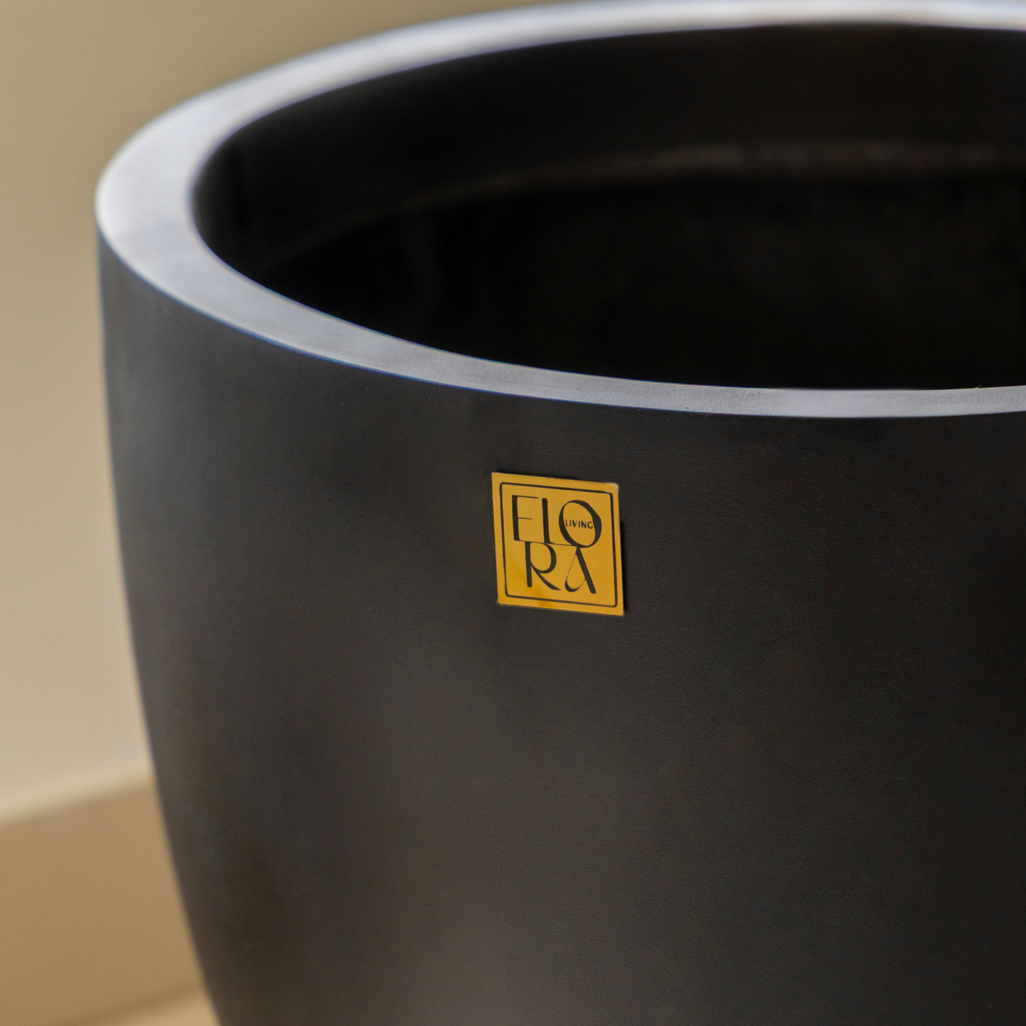 Round Bowl Planter -Black