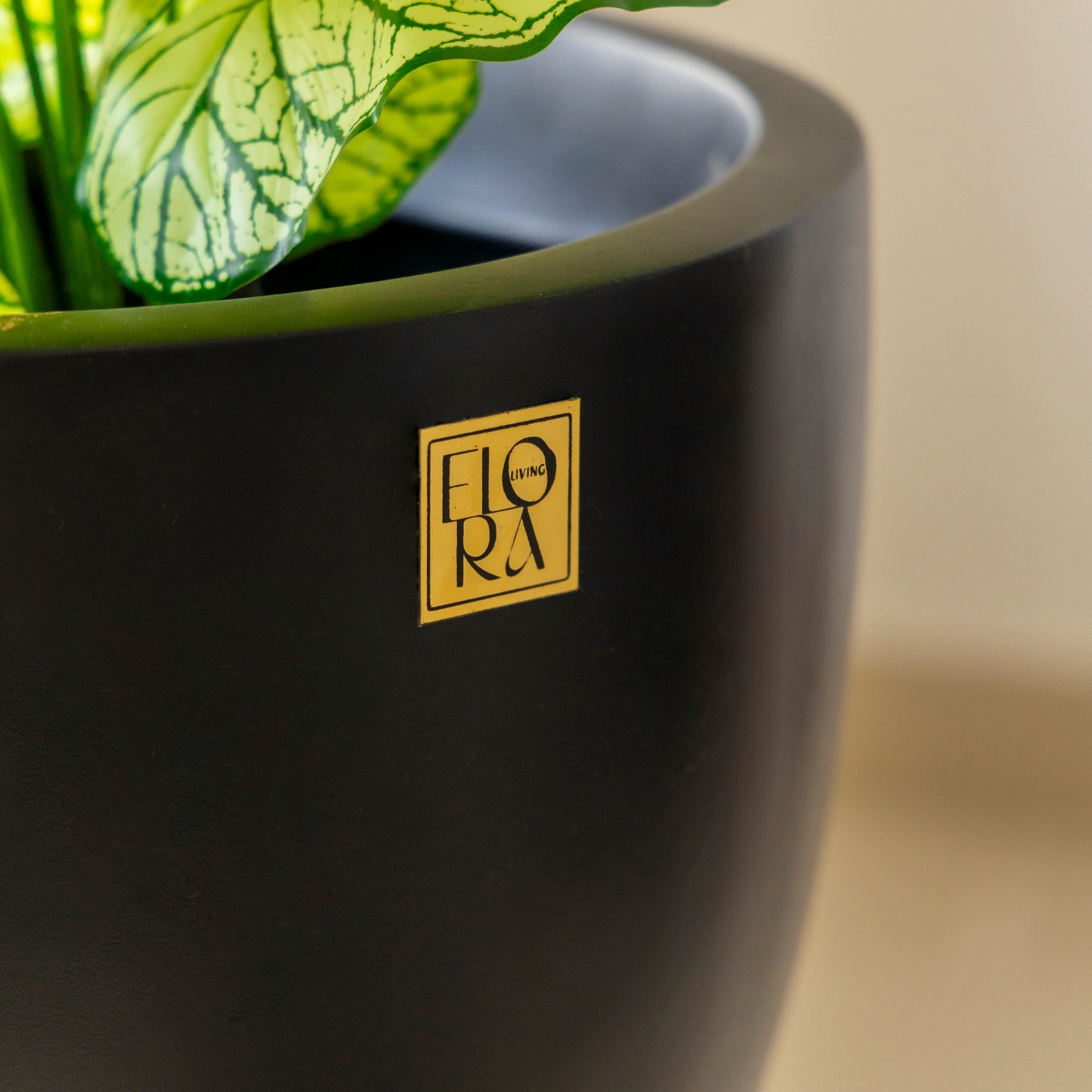 Round Bowl Planter -Black